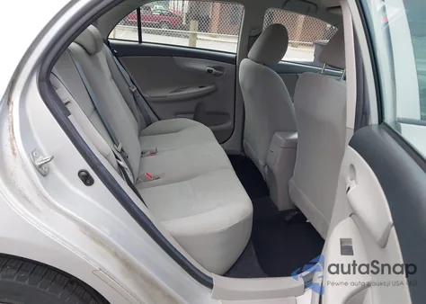 2013 Toyota Corolla L z USA, uszkodzony, nr VIN 2T1BU4EE4DC948213